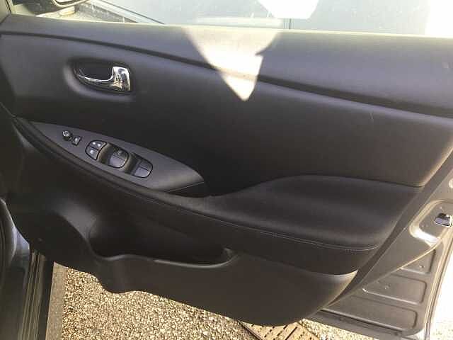 Nissan Leaf E (110kw) Acenta (40kWh) 5 Dr Hatchback