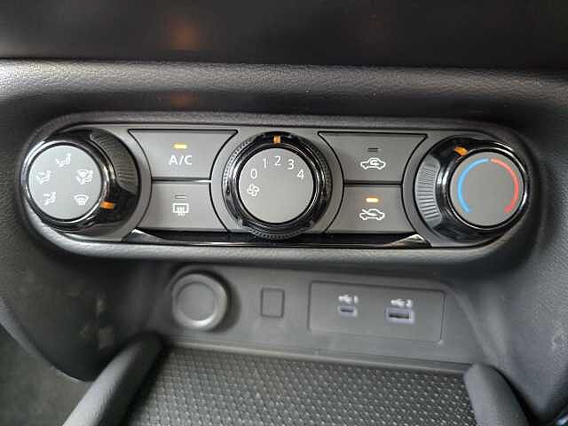 Nissan Juke 1.0 DiG-T Acenta Premium 5dr