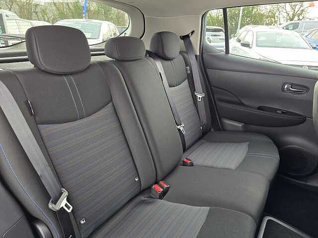 Nissan Leaf E (110kw) N-Connecta (39kWh) 5 Dr Hatchback