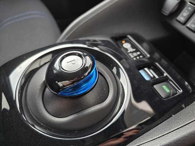 Nissan Leaf E (110kw) N-Connecta (39kWh) 5 Dr Hatchback
