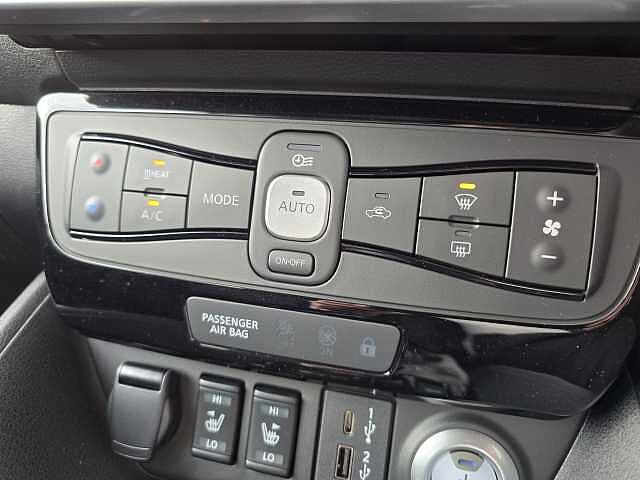 Nissan Leaf E (110kw) N-Connecta (39kWh) 5 Dr Hatchback