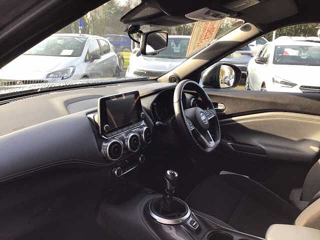 Nissan Juke 1.0 DIG-T N-Connecta (114ps) 5-Door Hatchback