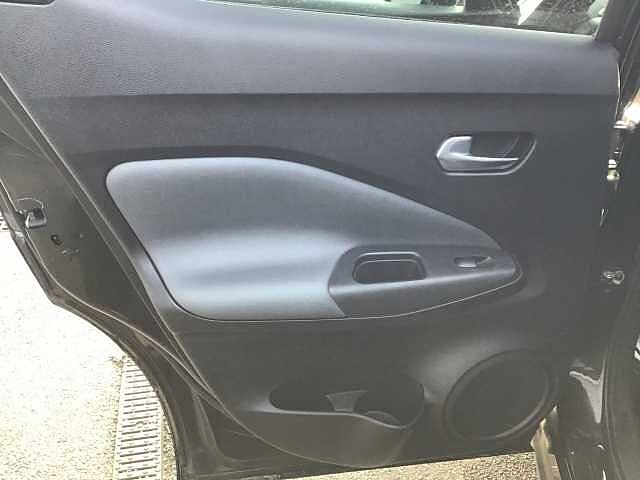 Nissan Juke 1.0 DIG-T N-Connecta (114ps) 5-Door Hatchback
