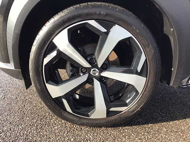 Nissan Juke 1.0 DIG-T N-Connecta (114ps) 5-Door Hatchback