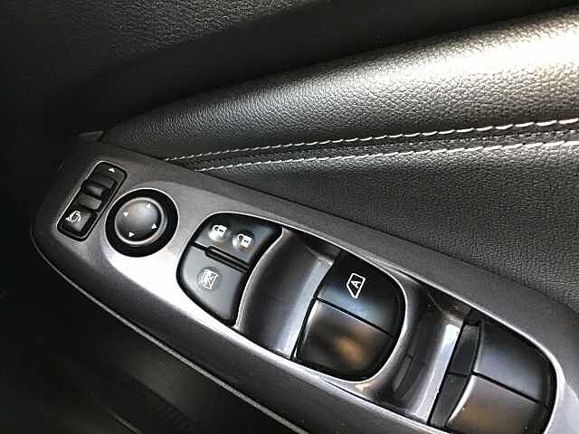 Nissan Juke 1.0 DIG-T N-Connecta (114ps) 5-Door Hatchback