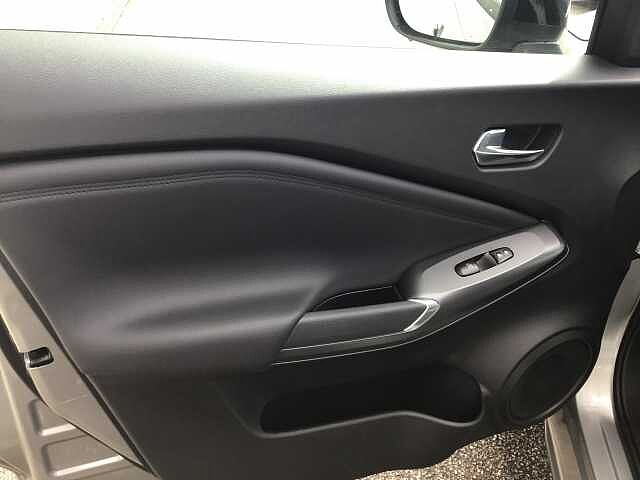 Nissan Juke 1.0 DIG-T N-Connecta (114ps) 5-Door Hatchback