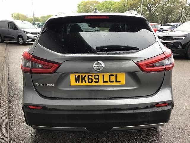 Nissan Qashqai 1.3 DIG-T (160ps) Tekna