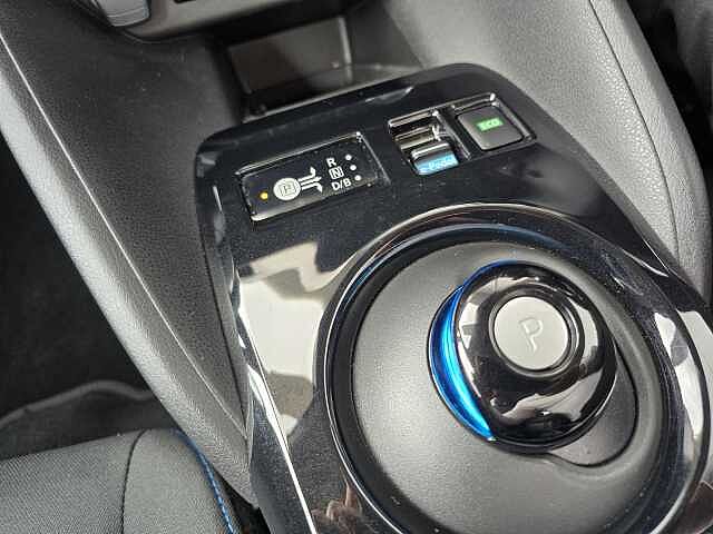 Nissan Leaf E (110kw) N-Connecta (39kWh) 5 Dr Hatchback