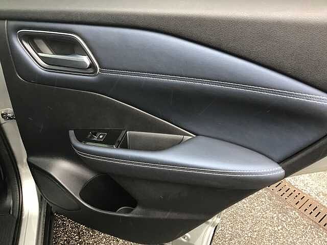 Nissan Qashqai 1.3 DiG-T MH Tekna 5dr