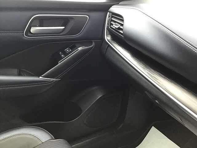 Nissan Qashqai 1.3 DiG-T MH Tekna 5dr