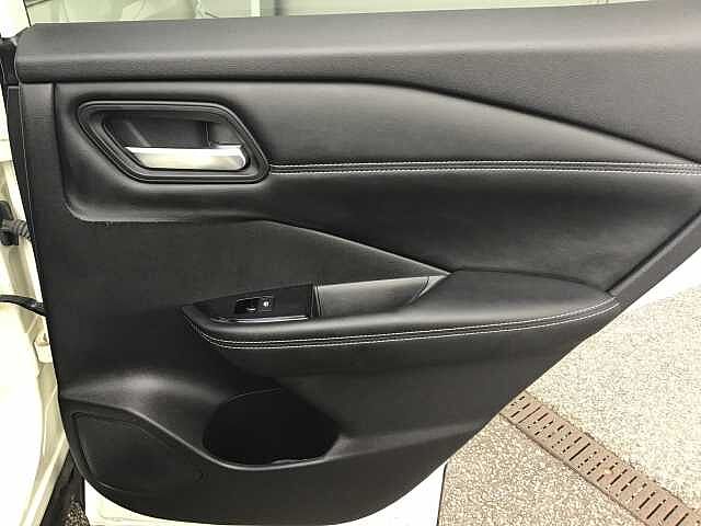 Nissan Qashqai 1.3 DiG-T MH 158 Premiere Edition 5dr Xtronic