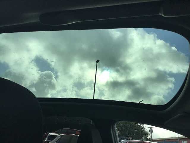 Nissan Qashqai 1.3 DiG-T MH 158 Premiere Edition 5dr Xtronic