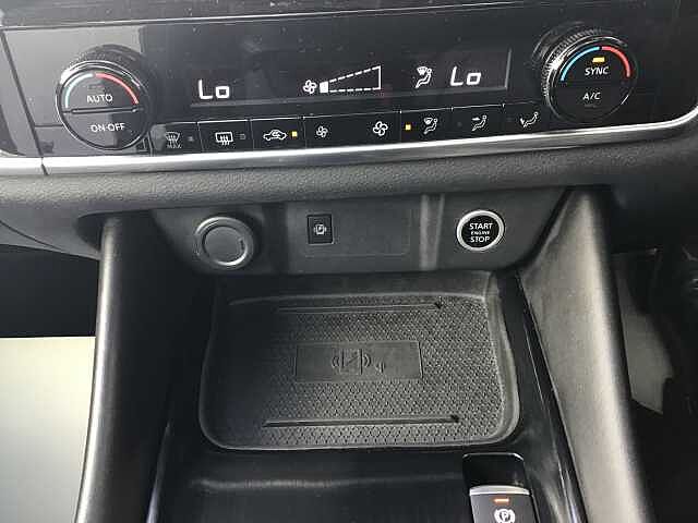 Nissan Qashqai 1.3 DiG-T MH 158 Premiere Edition 5dr Xtronic