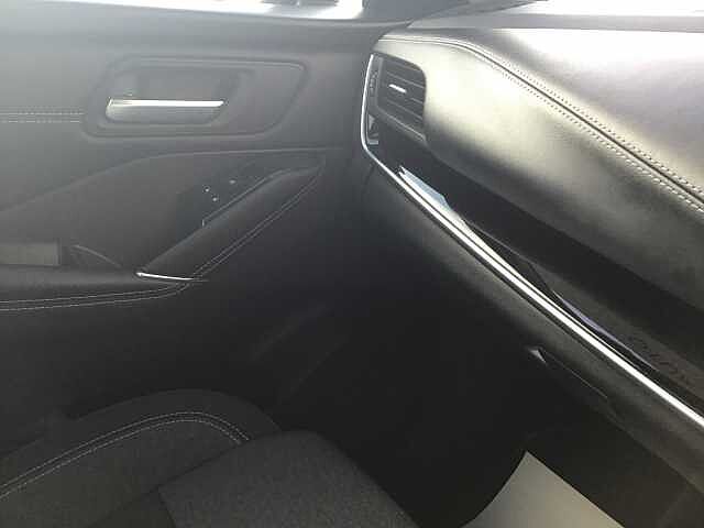 Nissan Qashqai 1.3 DiG-T MH 158 Premiere Edition 5dr Xtronic