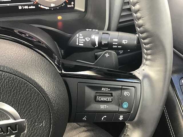 Nissan Qashqai 1.3 DiG-T MH 158 Premiere Edition 5dr Xtronic