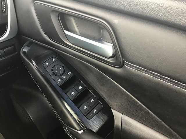 Nissan Qashqai 1.3 DiG-T MH 158 Premiere Edition 5dr Xtronic