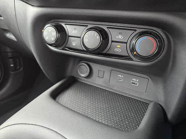 Nissan Juke 1.0 DiG-T Acenta Premium 5dr