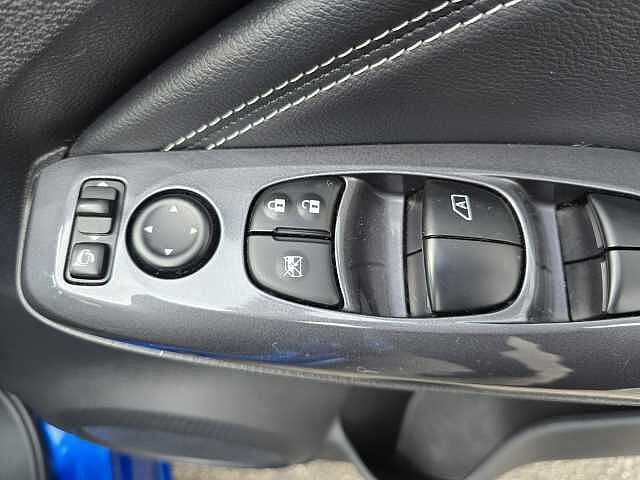 Nissan Juke 1.6 Hybrid N-Connecta 5dr Auto