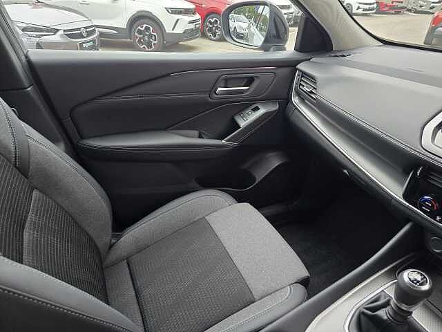 Nissan Qashqai Dig-T 140 MT N-Connecta