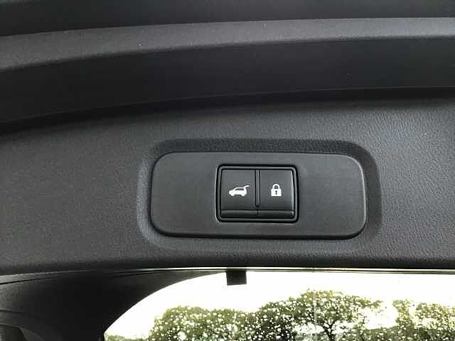 Nissan Qashqai 1.3 DiG-T MH Tekna 5dr