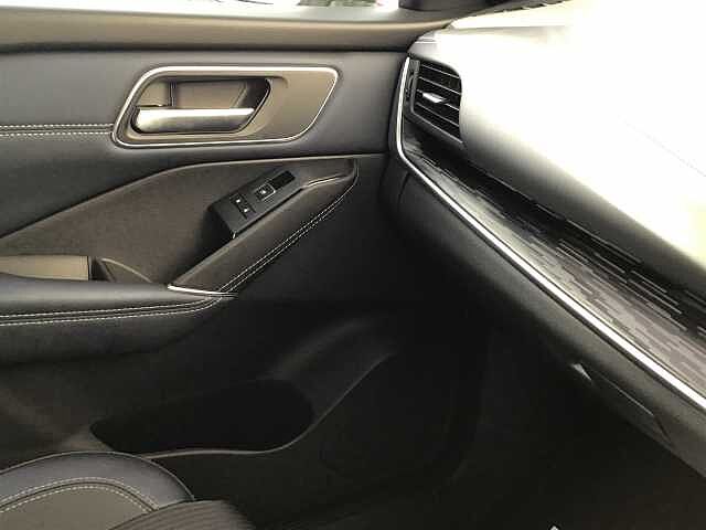 Nissan Qashqai 1.3 DiG-T MH Tekna 5dr