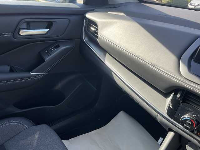 Nissan Qashqai 1.3 DiG-T MH 158 N-Connecta 5dr Xtronic