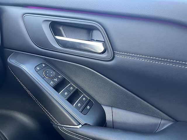 Nissan Qashqai 1.3 DiG-T MH 158 N-Connecta 5dr Xtronic