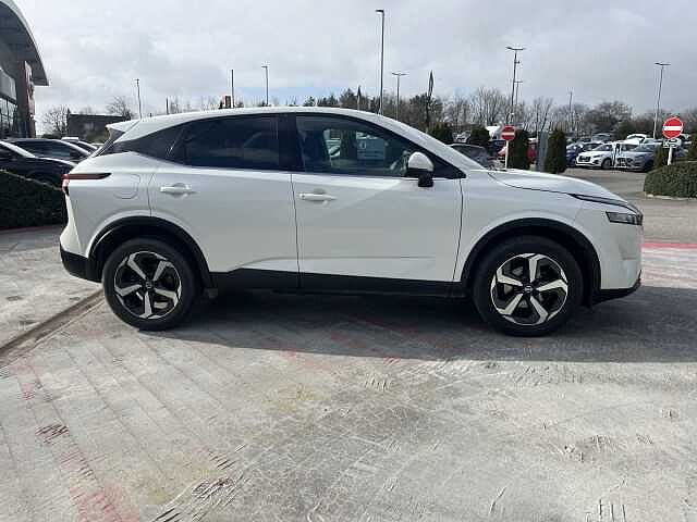 Nissan Qashqai 1.3 DiG-T MH N-Connecta 5dr