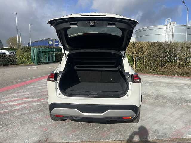 Nissan Qashqai 1.3 DiG-T MH N-Connecta 5dr