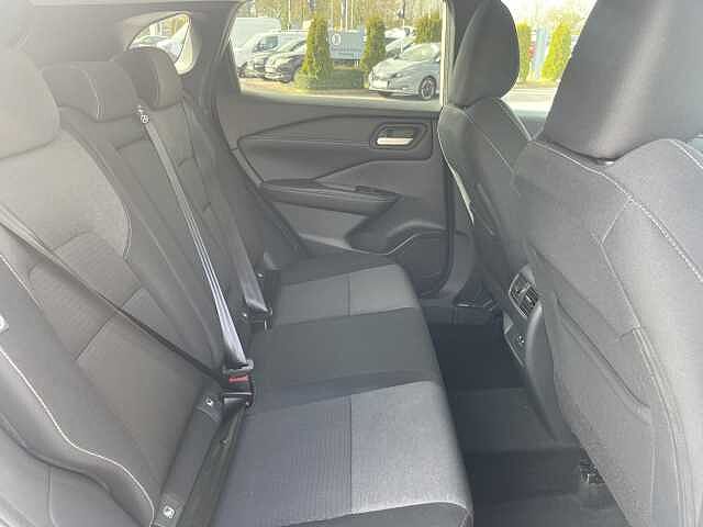 Nissan Qashqai 1.3 DiG-T MH N-Connecta 5dr