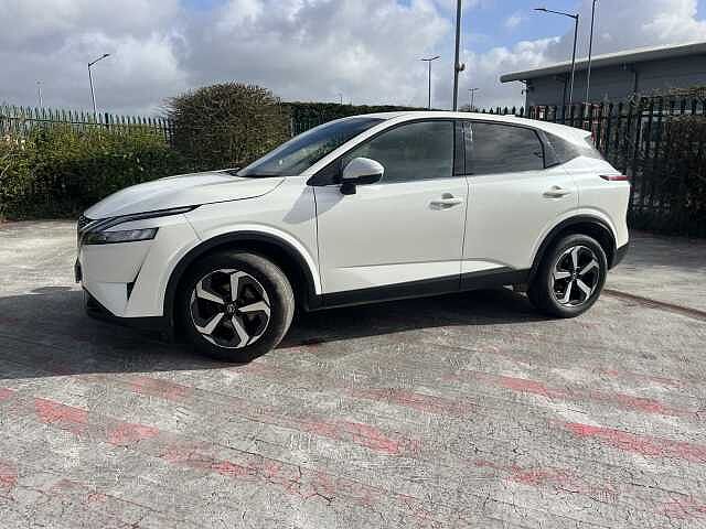 Nissan Qashqai 1.3 DiG-T MH N-Connecta 5dr
