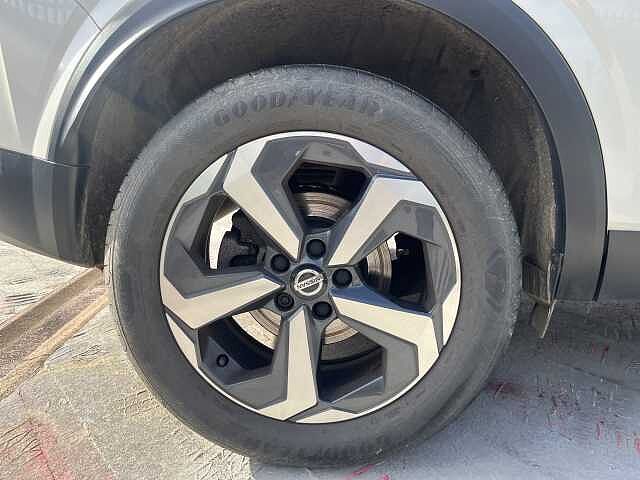 Nissan Qashqai 1.3 DiG-T MH N-Connecta 5dr