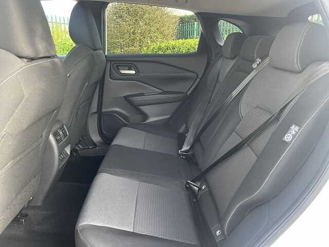 Nissan Qashqai 1.3 DiG-T MH N-Connecta 5dr