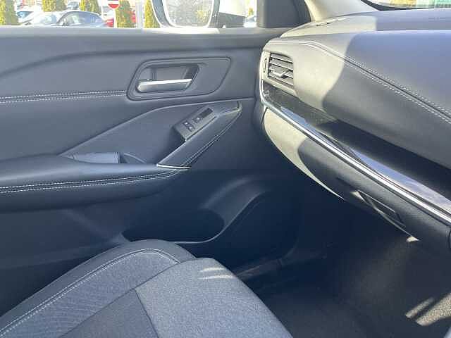 Nissan Qashqai 1.3 DiG-T MH N-Connecta 5dr