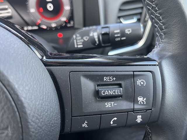 Nissan Qashqai 1.3 DiG-T MH N-Connecta 5dr