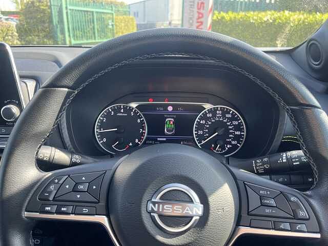 Nissan Juke 1.0 DiG-T 114 Kiiro 5dr