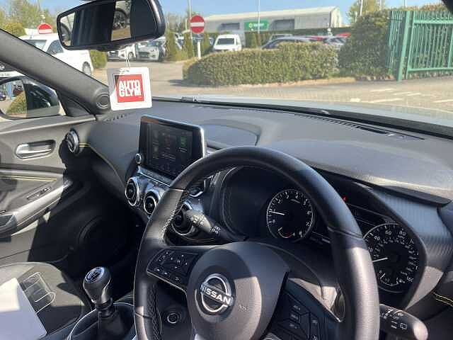 Nissan Juke 1.0 DiG-T 114 Kiiro 5dr